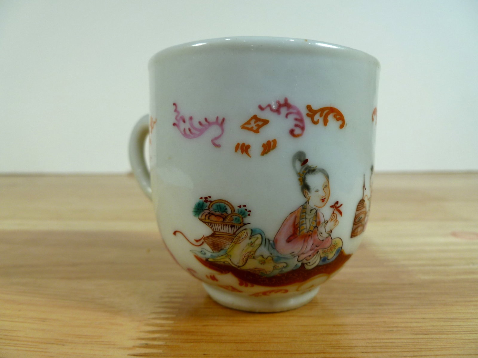 Chinese Export Famille Rose Porcelain Cup: Chinese Export Famille Rose Porcelain Cup. H 2.25". Diam 2.25"