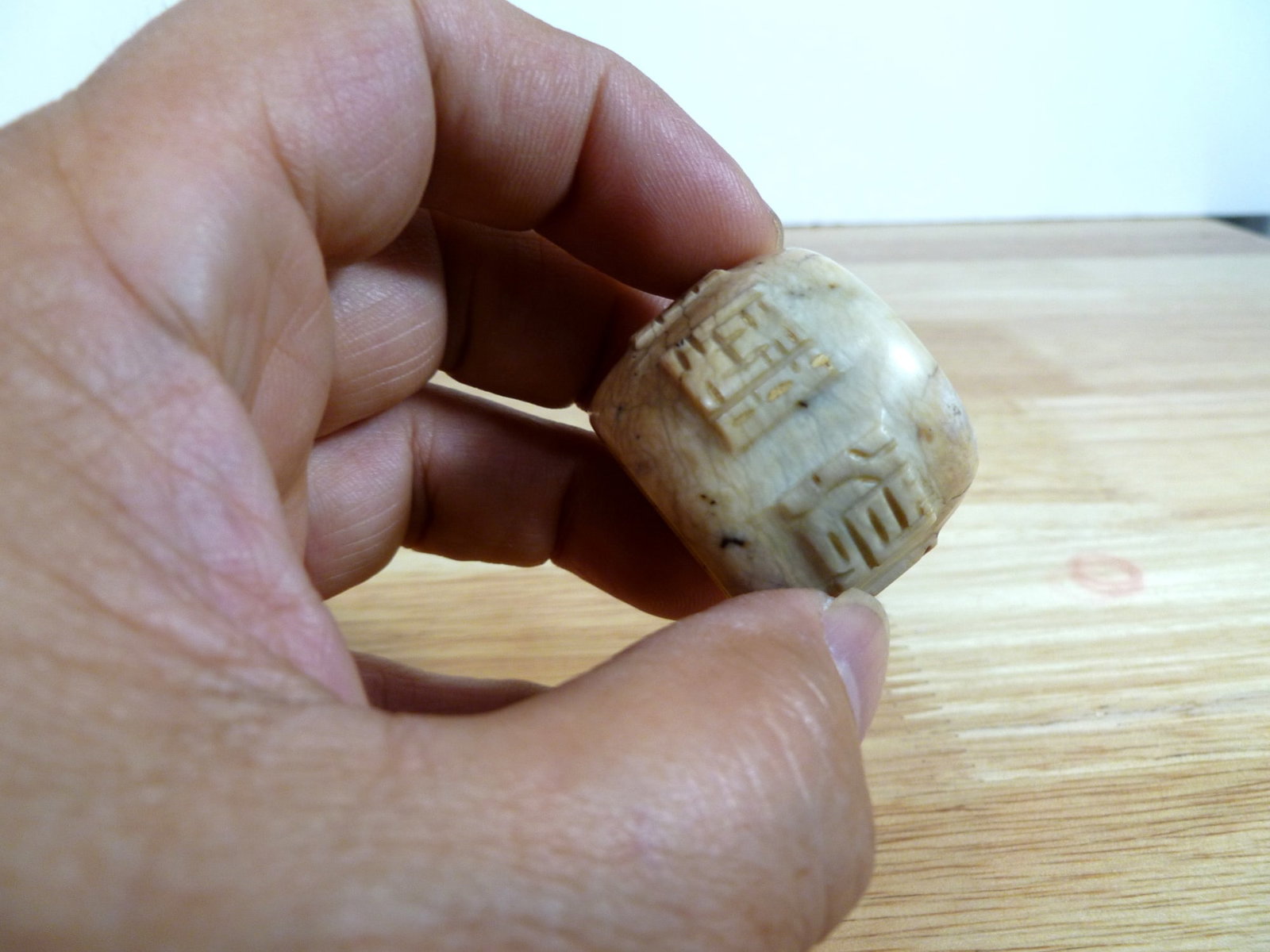 Chinese "Chicken-Bone" Jade Thumb Ring - 4