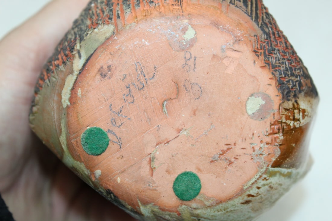 Art Pottery Vase, Signed. - 4