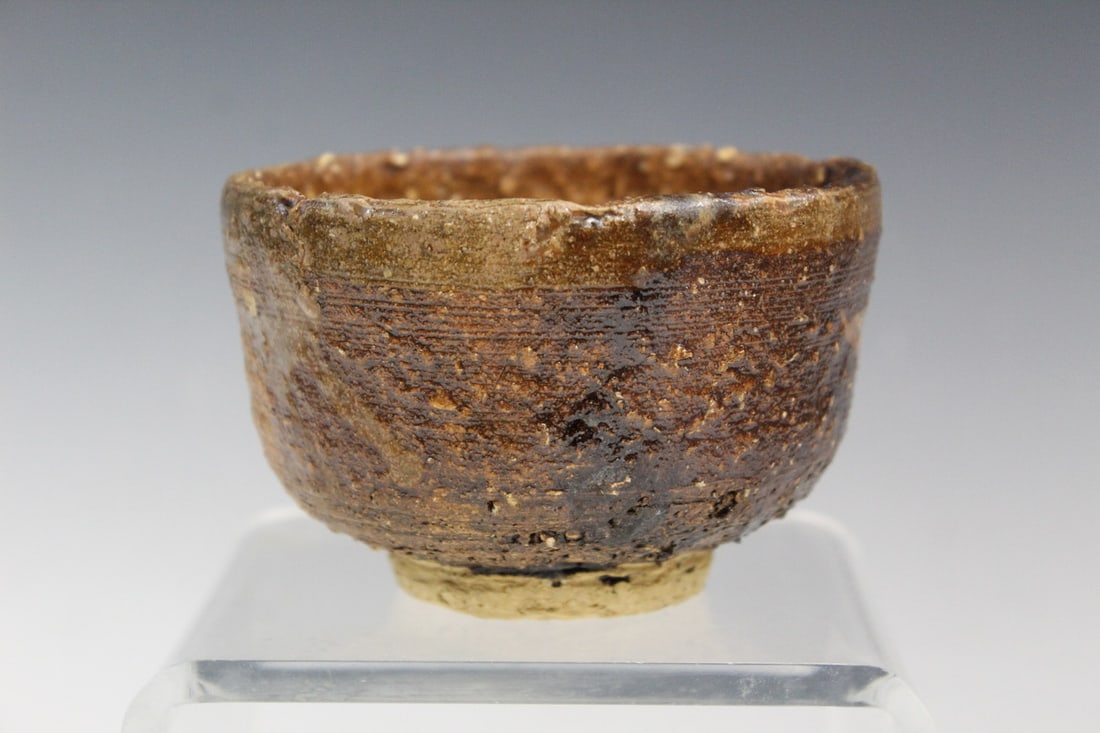 Japanese Pottery Tea Bowl (1 of 6)