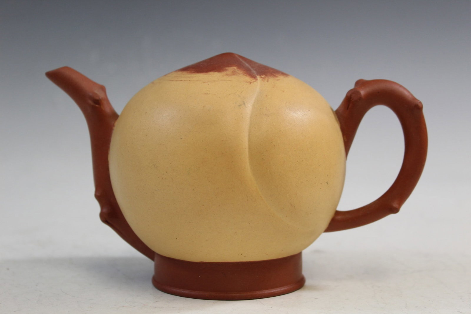 Chinese Yixing Teapot in Peach Shape (1 of 6)