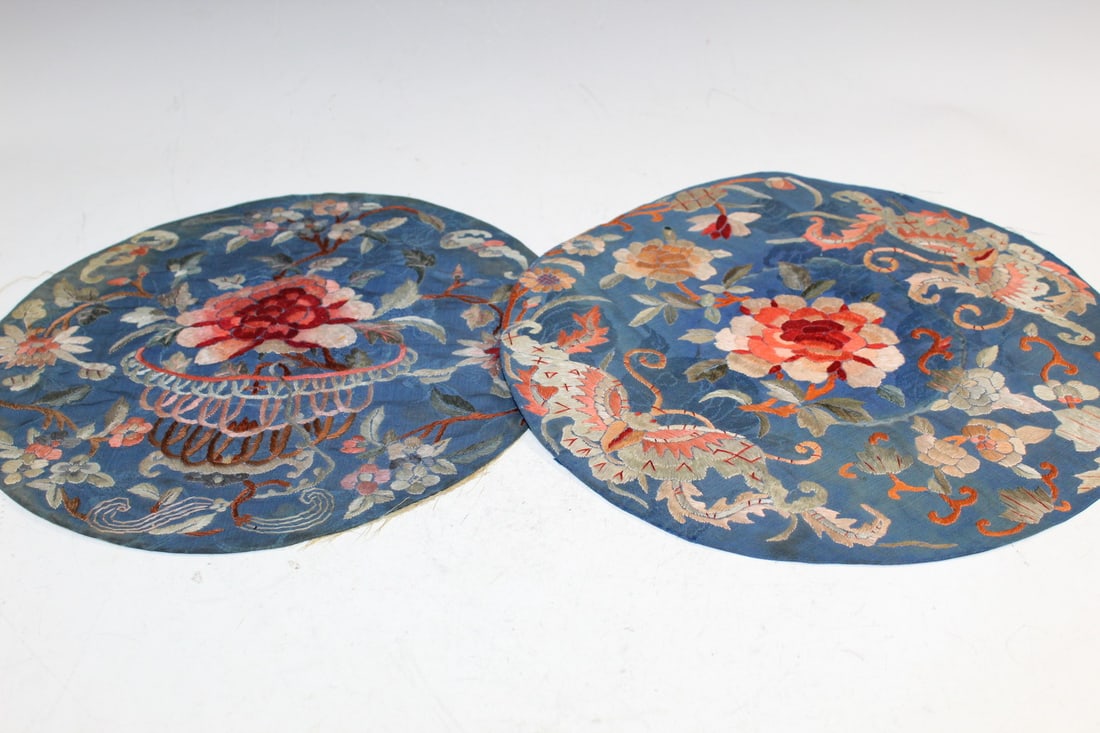 Two Chinse Silk Embroidery Pieces: Two Chinse Silk Embroidery Pieces. Diam 31 cm