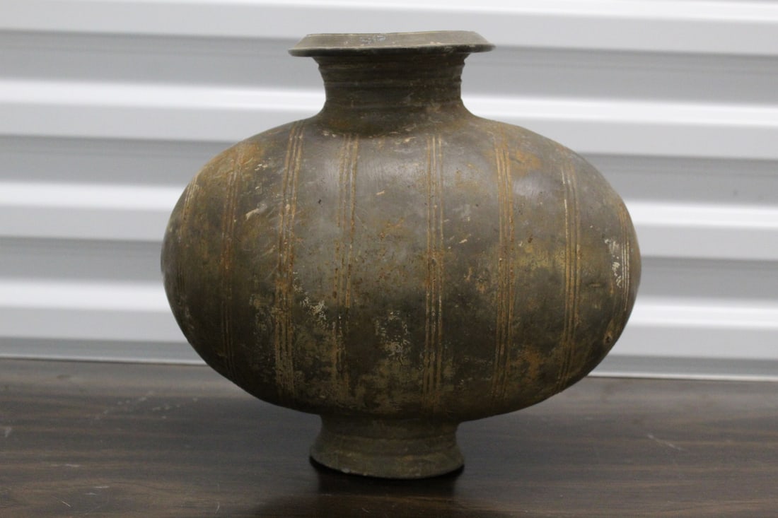 Chinese Cocoon Pottery Jar: Chinese Cocoon Pottery Jar. H 25.5 cm