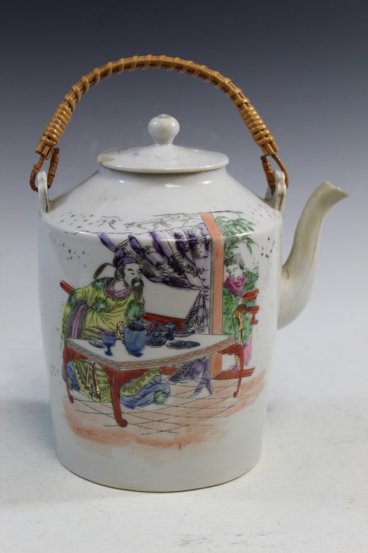 Chinese Porcelain Teapot (1 of 6)