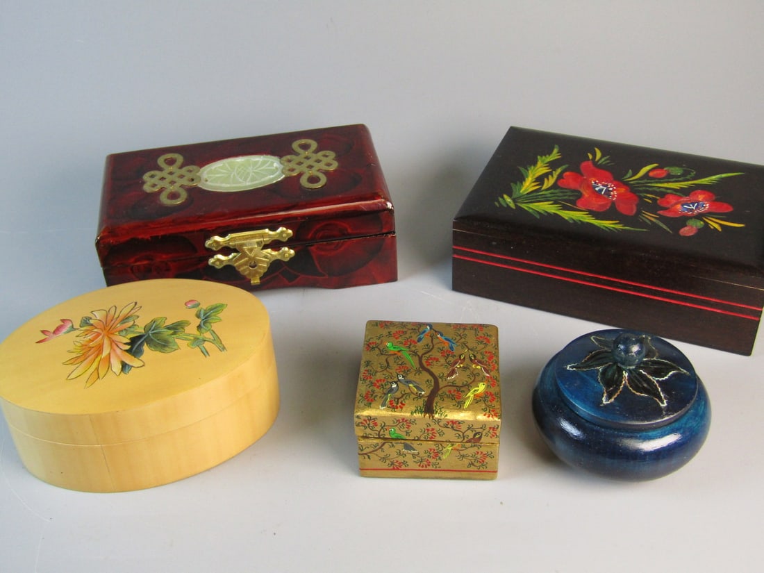 Group of Jewelry Boxes: Group of Jewelry Boxes. Largest 5x3x2".