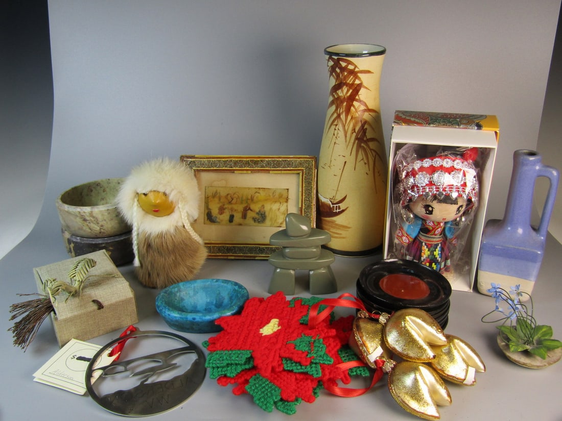 Group of Decorative Items (1 of 7)