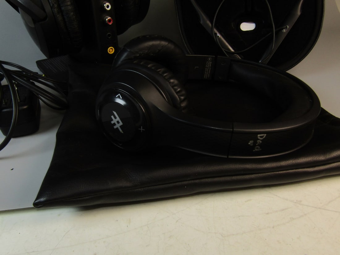 Three Earphones - 3