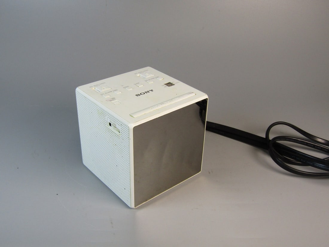 SONY Radio Clock: SONY Radio Clock. 4x4x4".