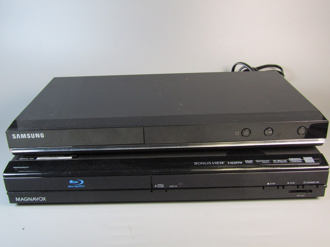 Samsung DVD Player and Magnavox Blu-ray Player (1 of 4)