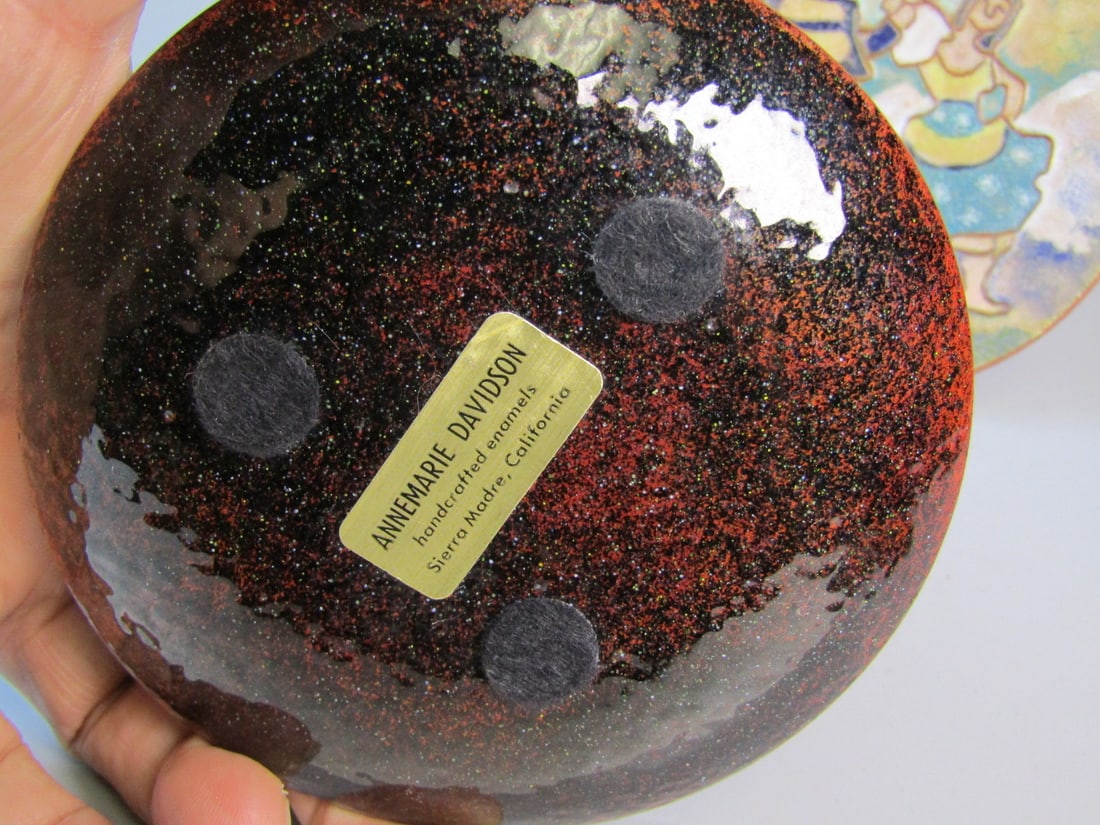 Two Enamel Dishes - 4