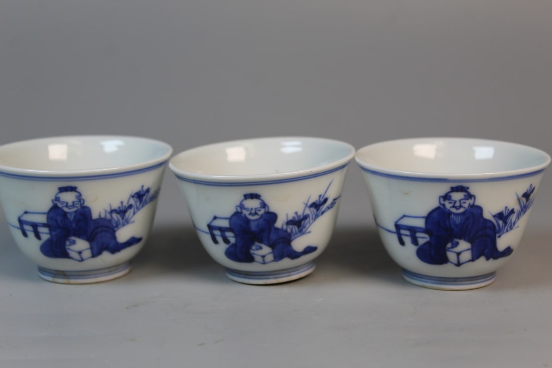 Three Japanese Blue and White Porcelain Cups (1 of 7)