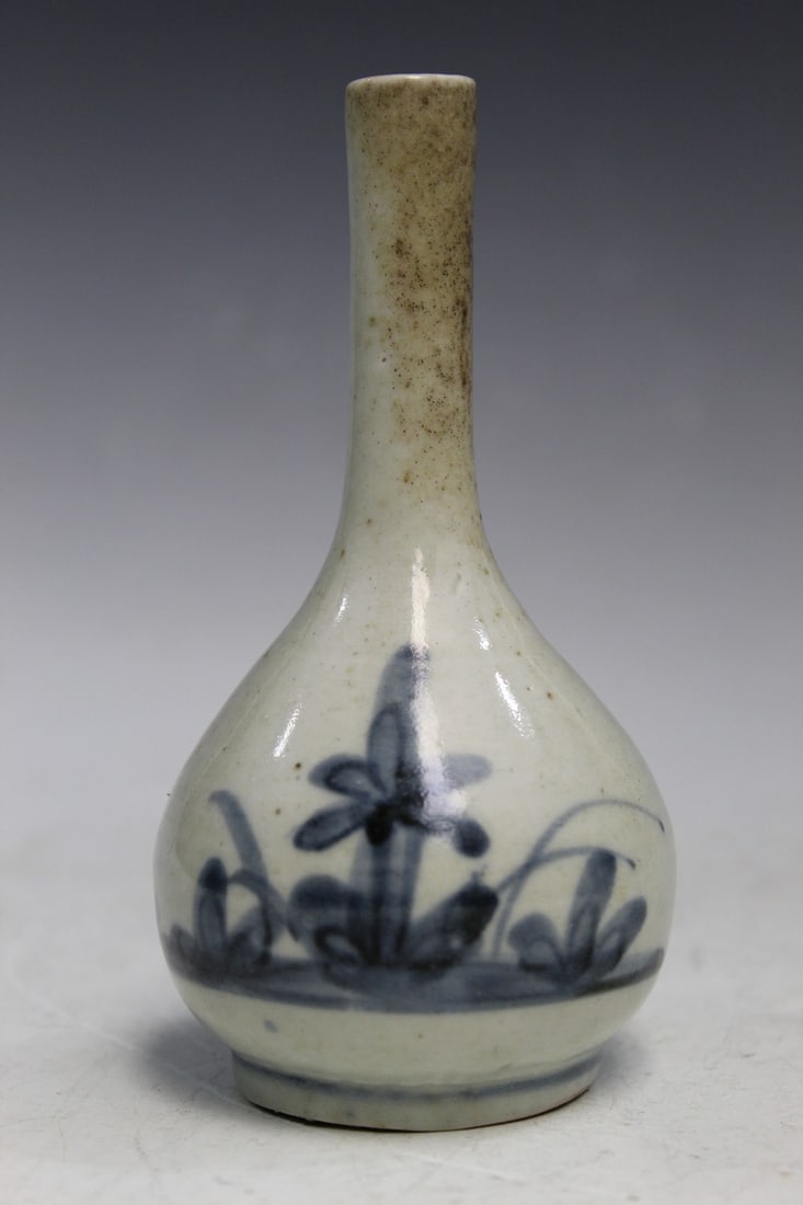 Chinese Blue and White Porcelain Vase (1 of 5)