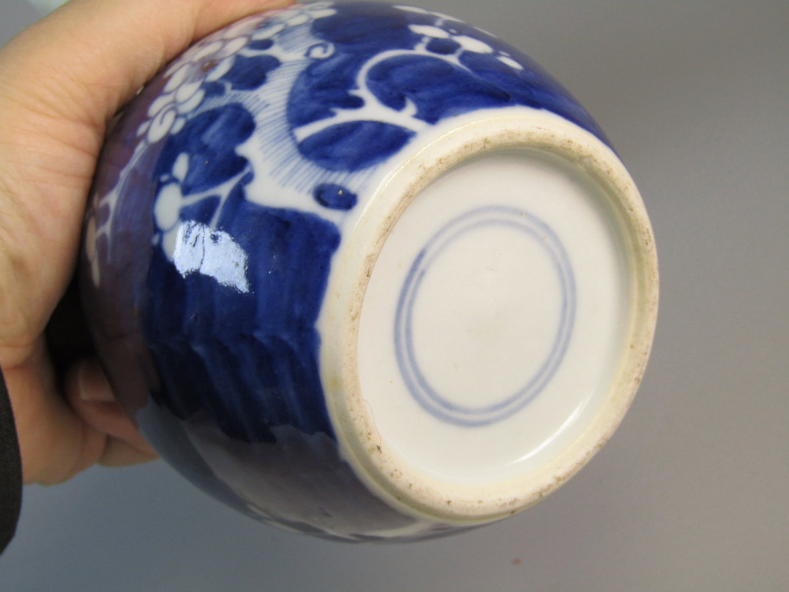 Two porcelain jars - 5