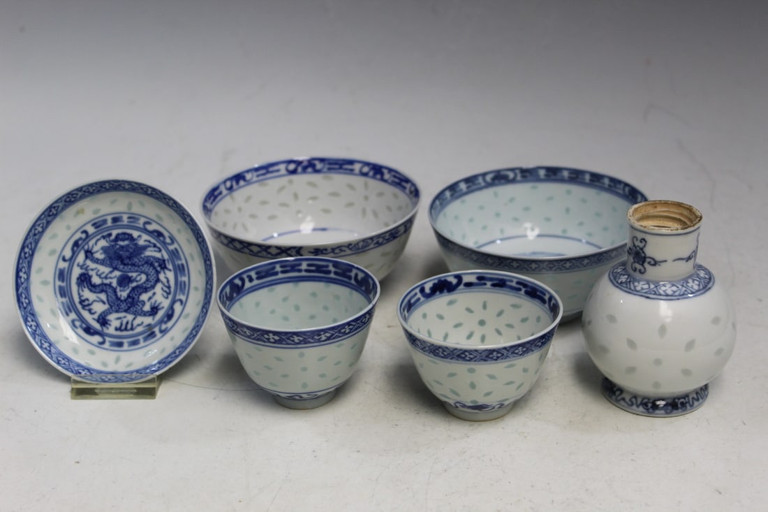 Group of Six Chinese Blue and White Porcelain Items: Group of Six Chinese Blue and White Porcelain Items. Largest Diam 4.5".