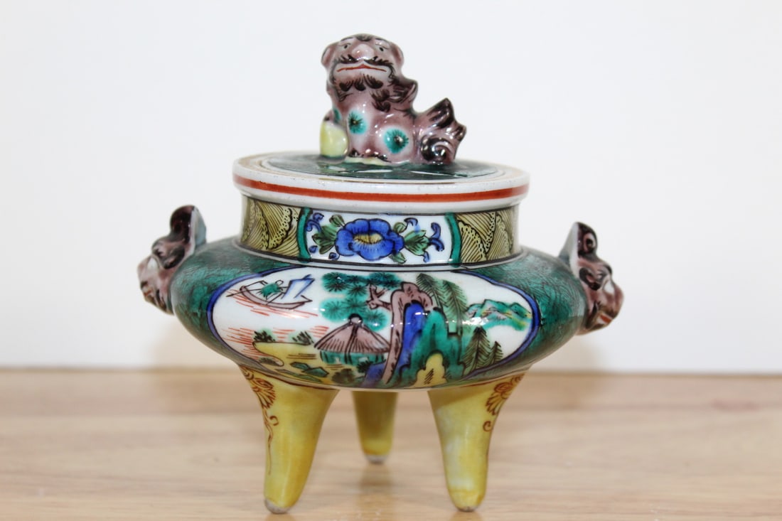 Japanese Arita Porcelain Incense Burner (1 of 9)