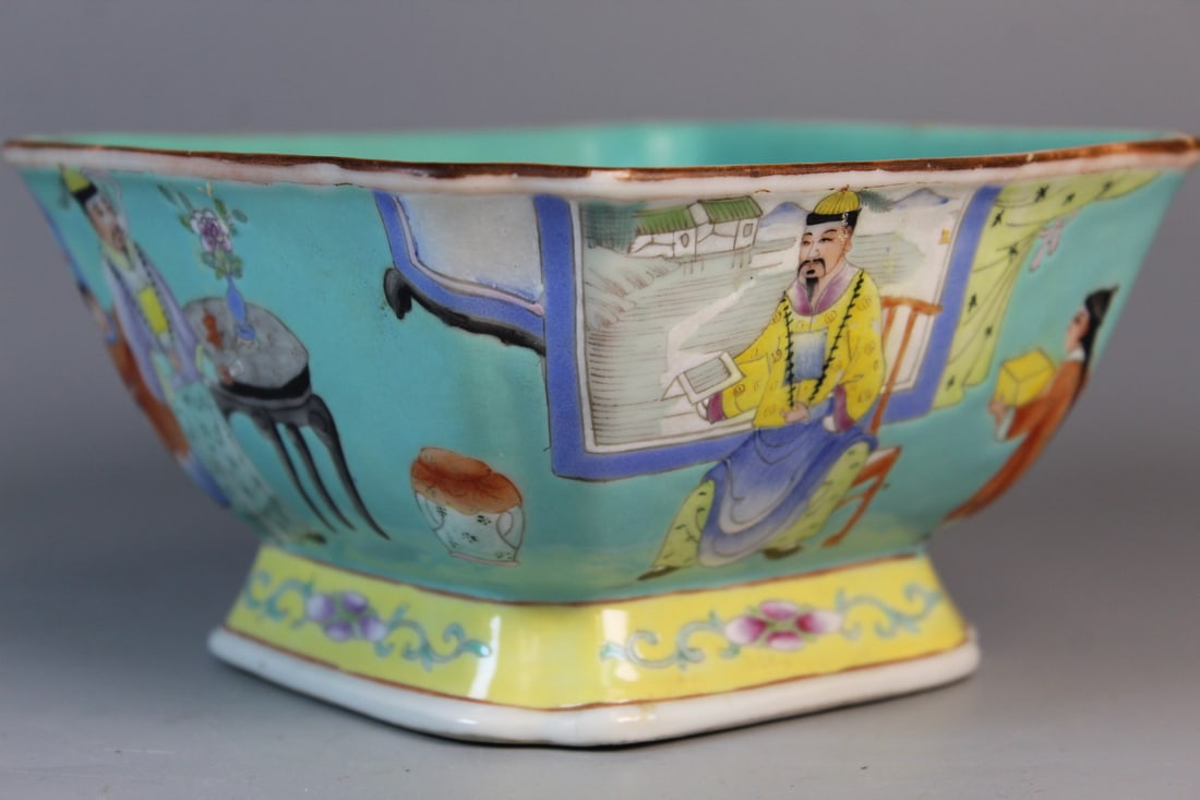 Chinese Famille Rose Porcelain Square Bowl (1 of 7)