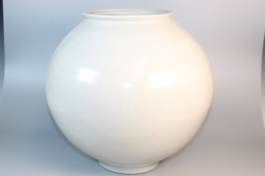 Korean Porcelain Moon Jar: Korean Porcelain Moon Jar. H 12.5". Diam 12.5".