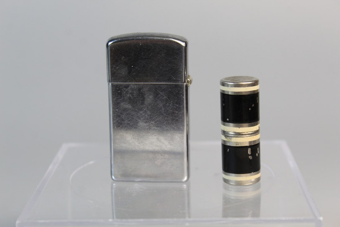 Two Vintage Lighters (1 of 4)