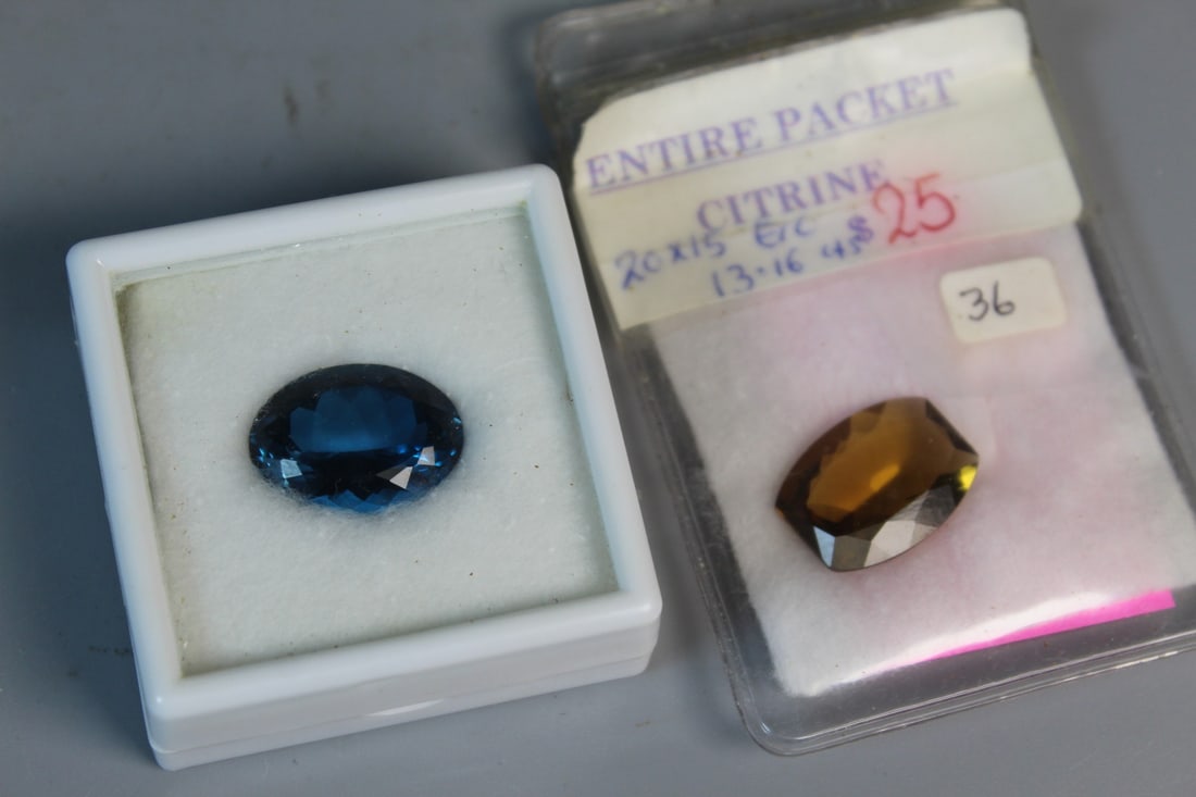 Two Gem Stones: Two Gem Stones. L 0.75".