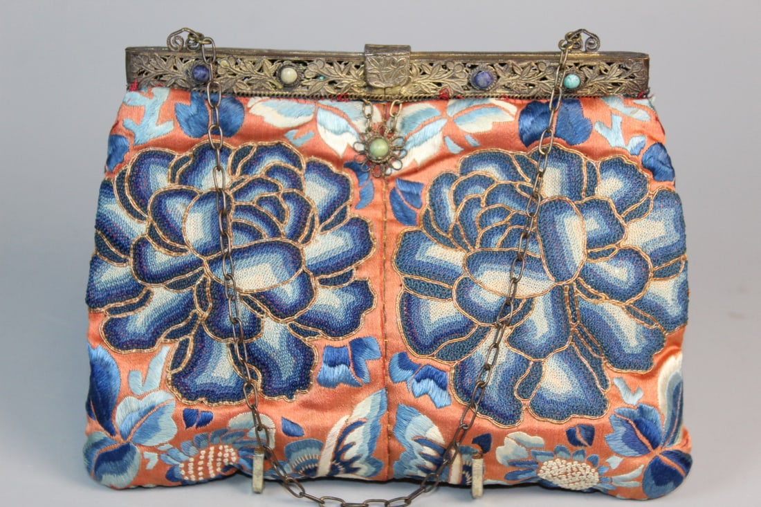 Chinese Silk Embroidery Women's Handbag.: Chinese Silk Embroidery Women's Handbag.. 7x5".