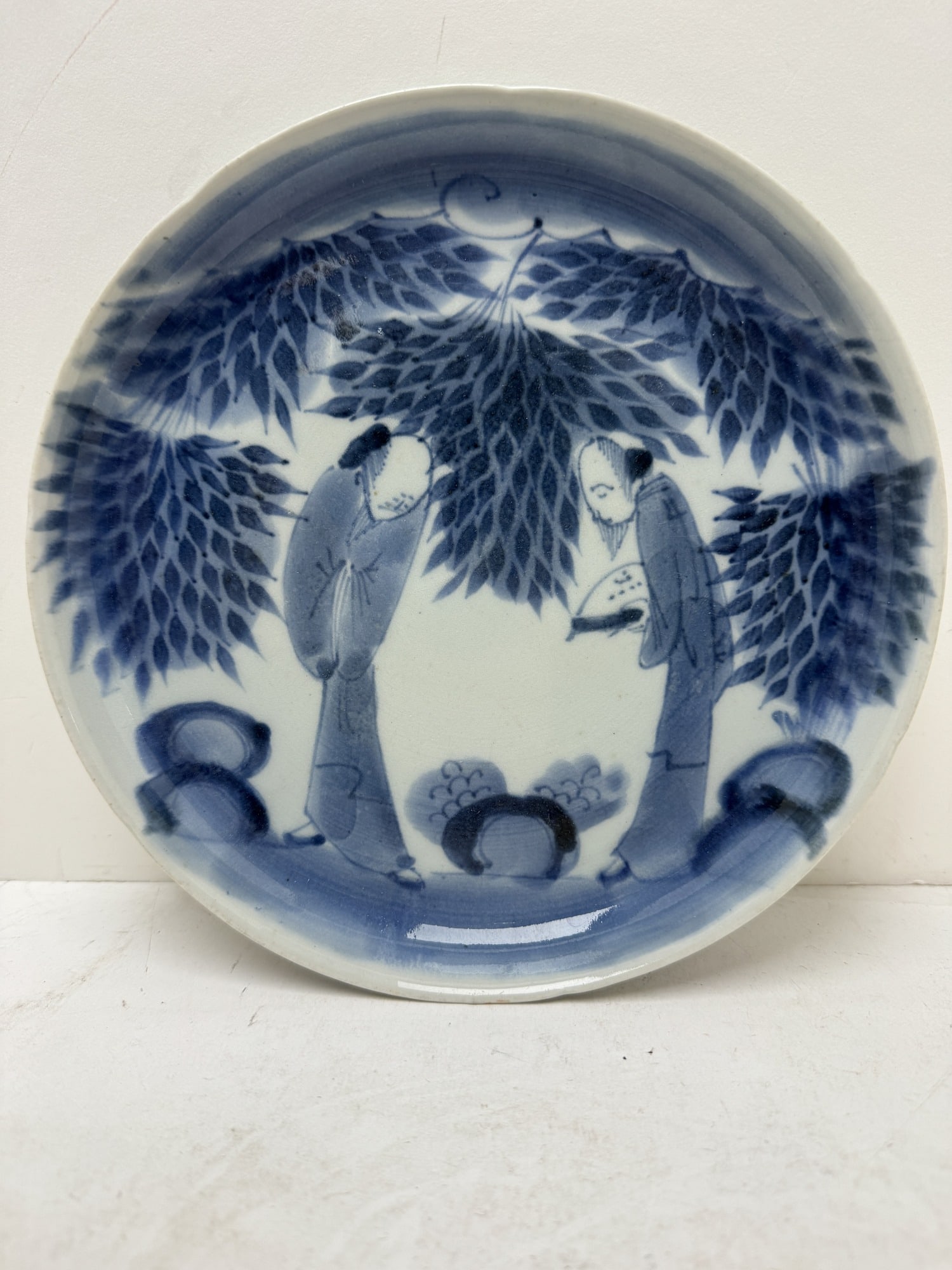 Japanese Edo Arita blue and white porcelain plate: Japanese Edo Arita blue and white porcelain plate. Diam 9"