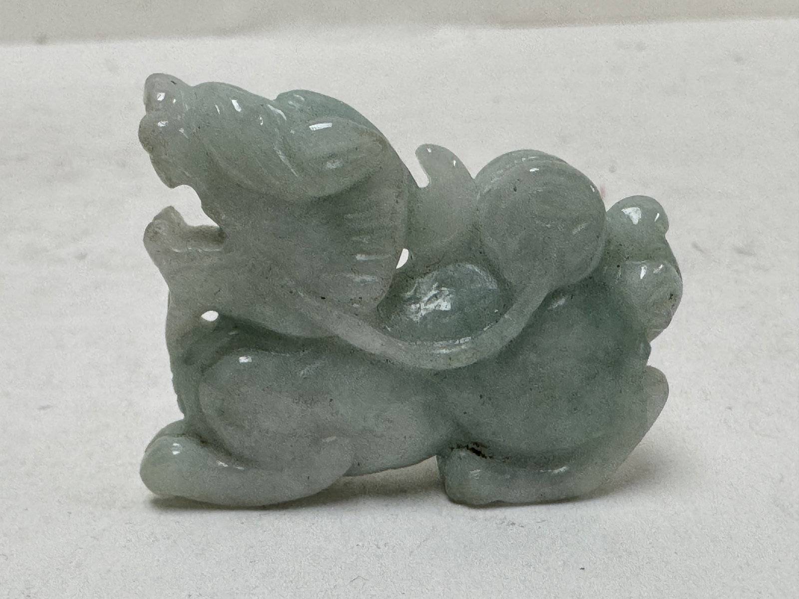 Chinese jadeite carving of a dragon/foo dog (1 of 2)