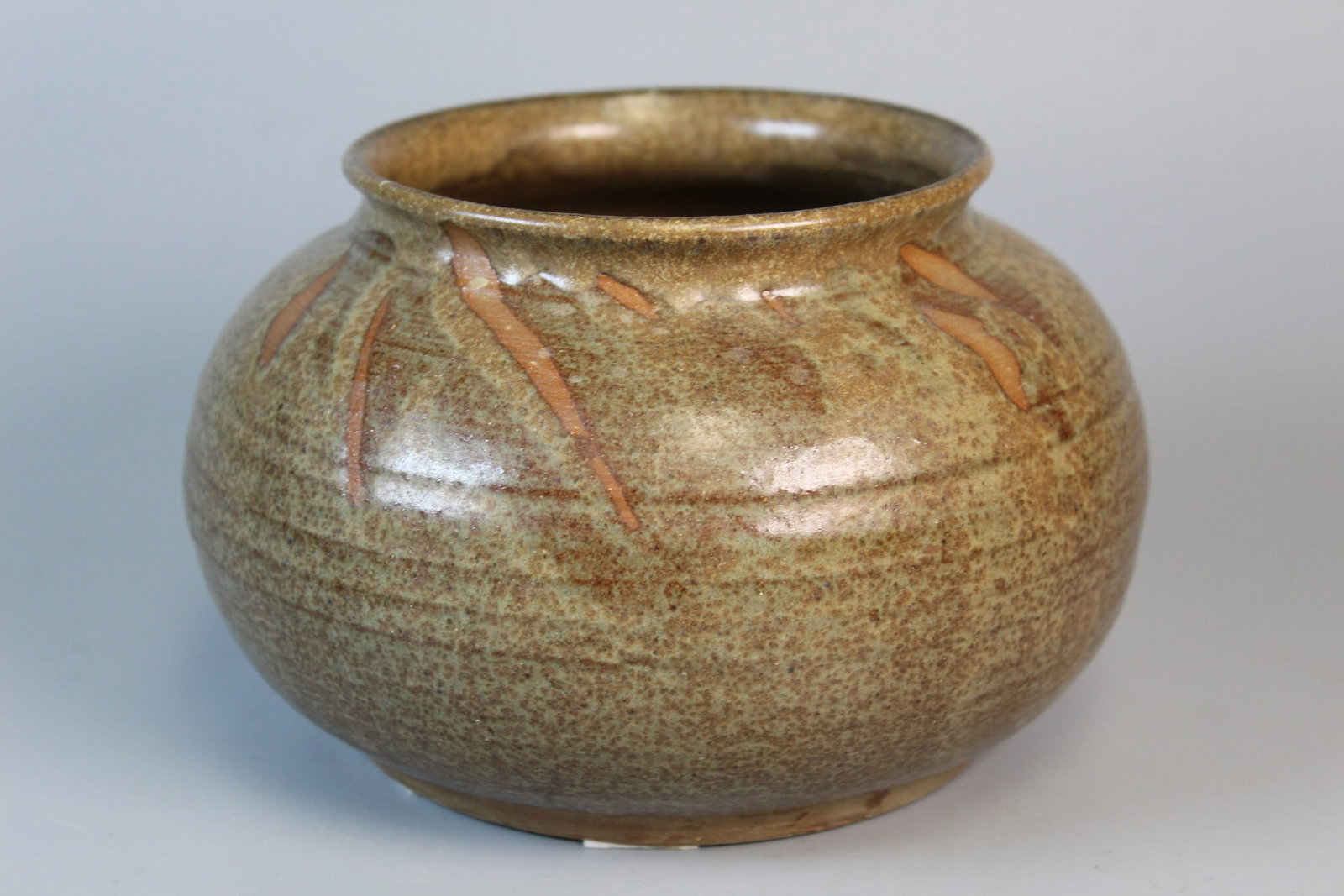 Vintage Studio Brown Glazed Pottery Jar: Vintage Studio Brown Glazed Pottery Jar. Marked "SMHH". Diam 6.5". H 4".