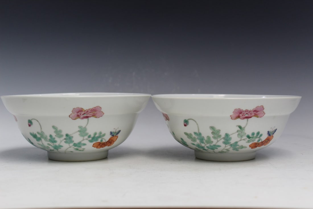 Pair of Chinese Famille Rose Porcelain Bowls (1 of 8)