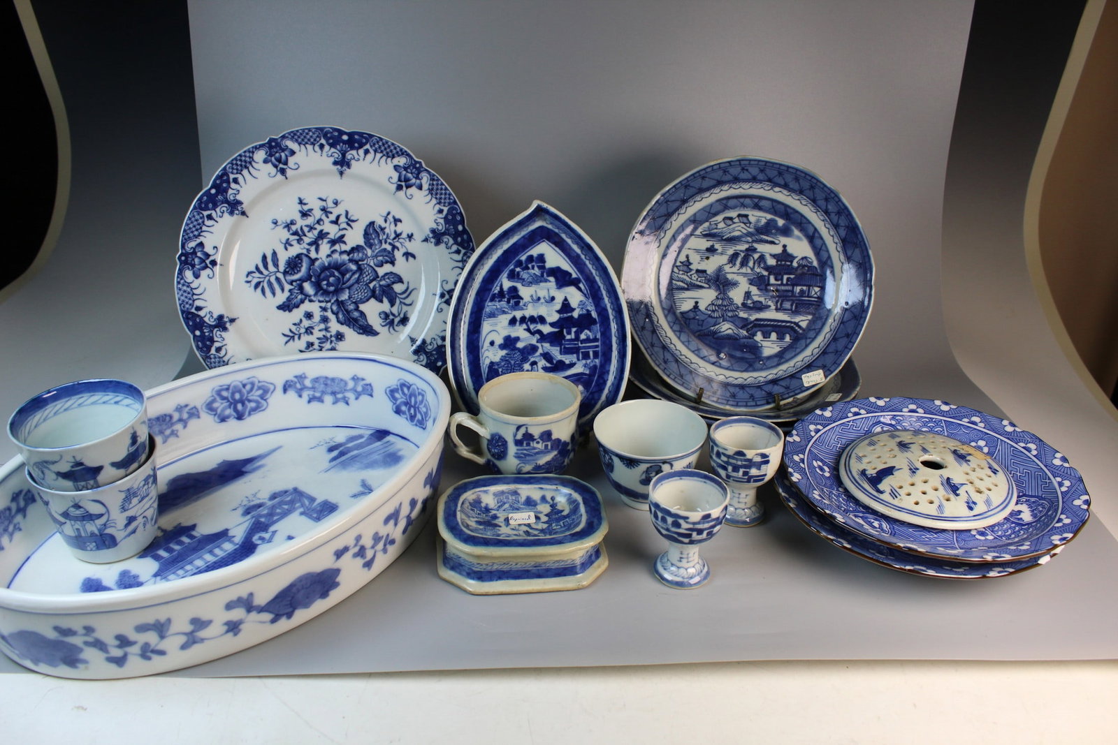 A Group of Blue and White Dishes and Cups. (1 of 9)