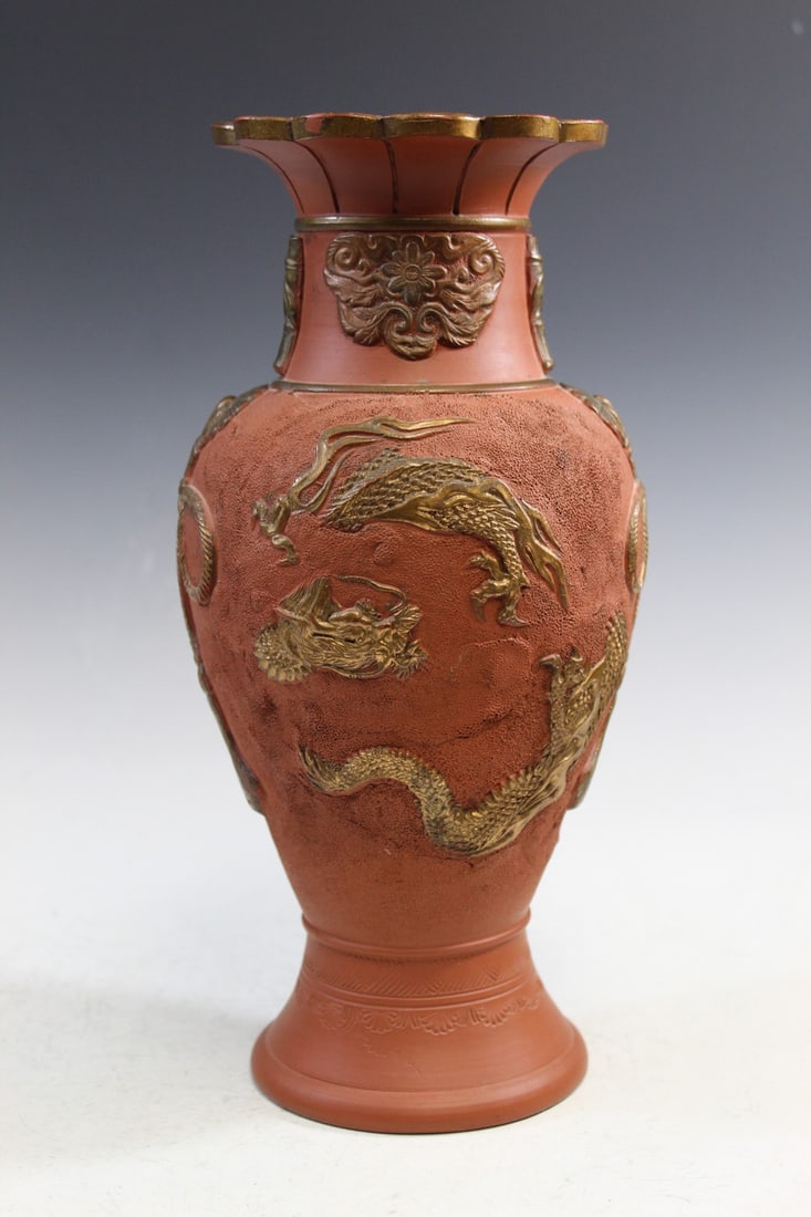 Japanese Pottery Vase with Gilt Dragon Decorations (1 of 9)