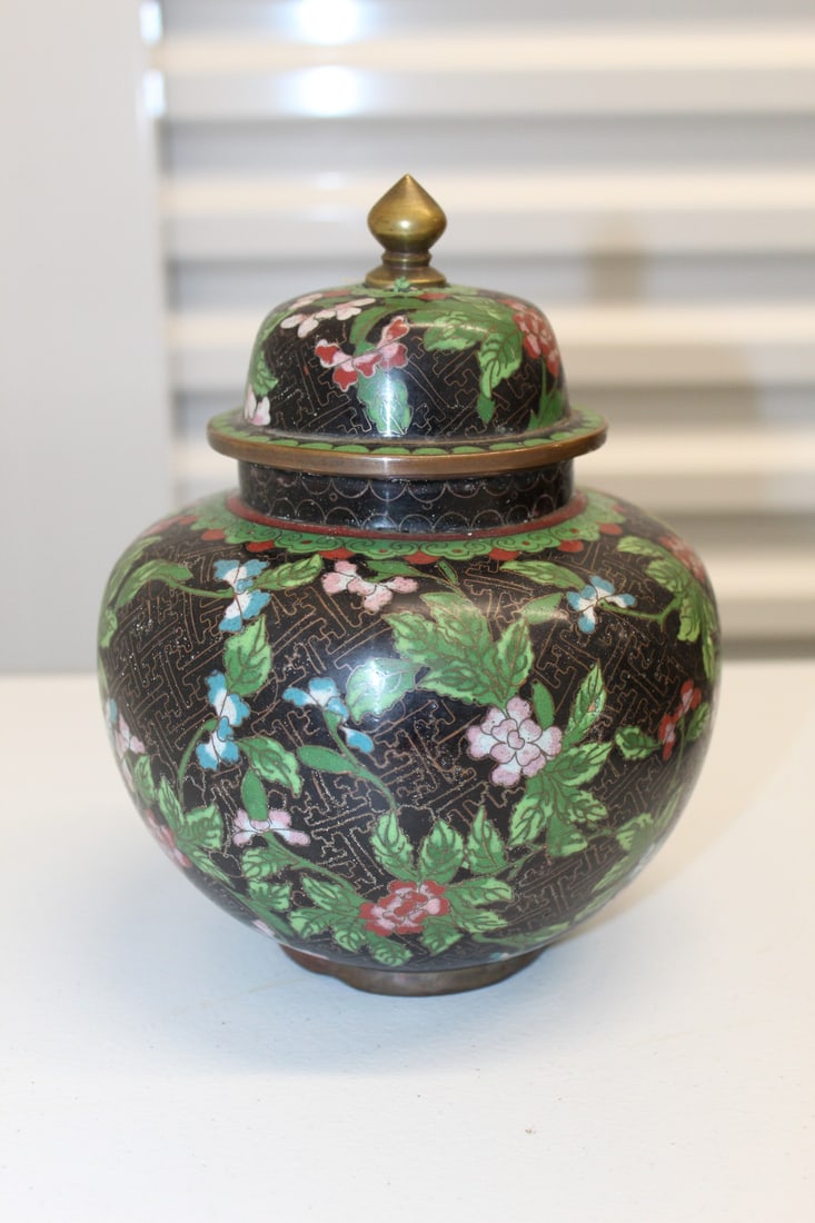 Chinese Cloisonne Jar with Lid: Chinese Cloisonne Jar with Lid. H 8".