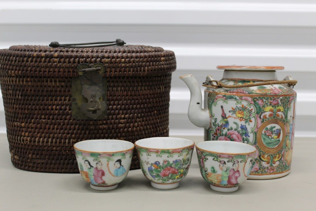 Chinese rose medallion tea set: Chinese rose medallion tea set. Basket size 10" x 7" x 6". Teapot length 6.5". Teapot height 5.5".