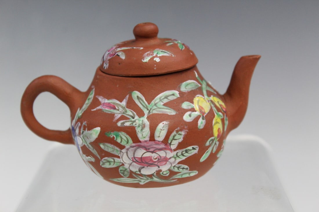 Chinese Small Yixing Teapot/Water Dropper (1 of 4)