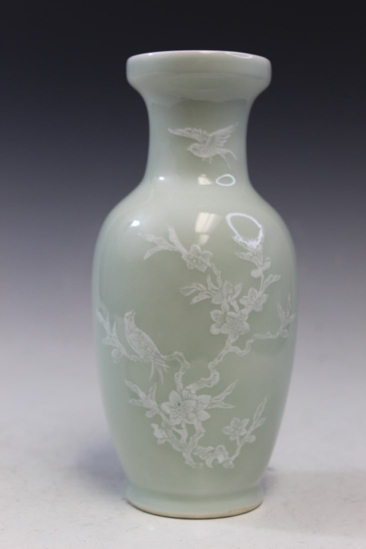 Chinese Jingdezhen Celadon Glazed Porcelain Vase (1 of 6)