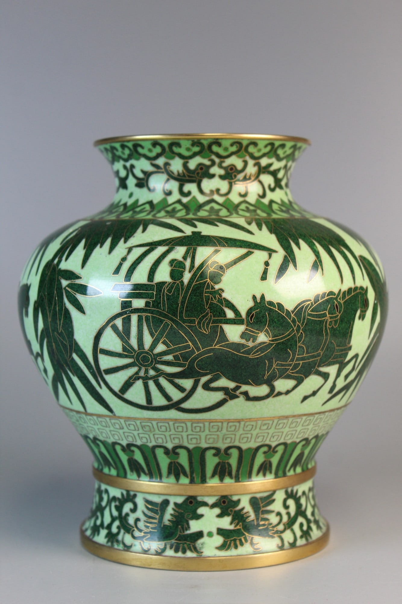Chinese Cloisonne Jar, Marked.: Chinese Cloisonne Jar, Marked.. H 7.5". Diam 7".