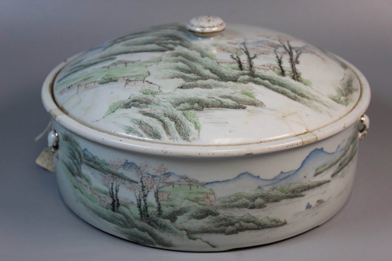 Chinese Famille Rose Porcelain Covered Bowl (1 of 9)