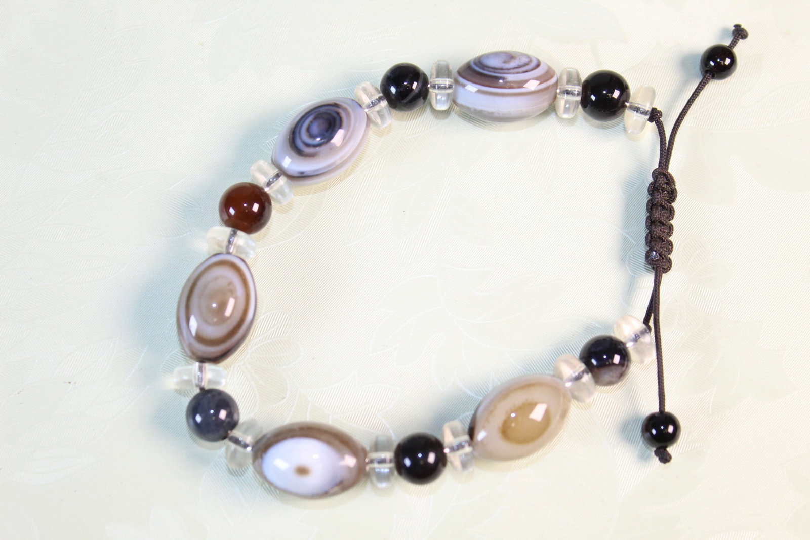 Asian Agate Beads Bracelet. (1 of 2)
