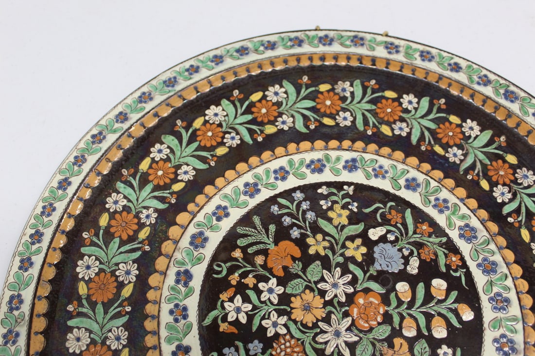 Large Polychrome Earthenware Charger. - 2