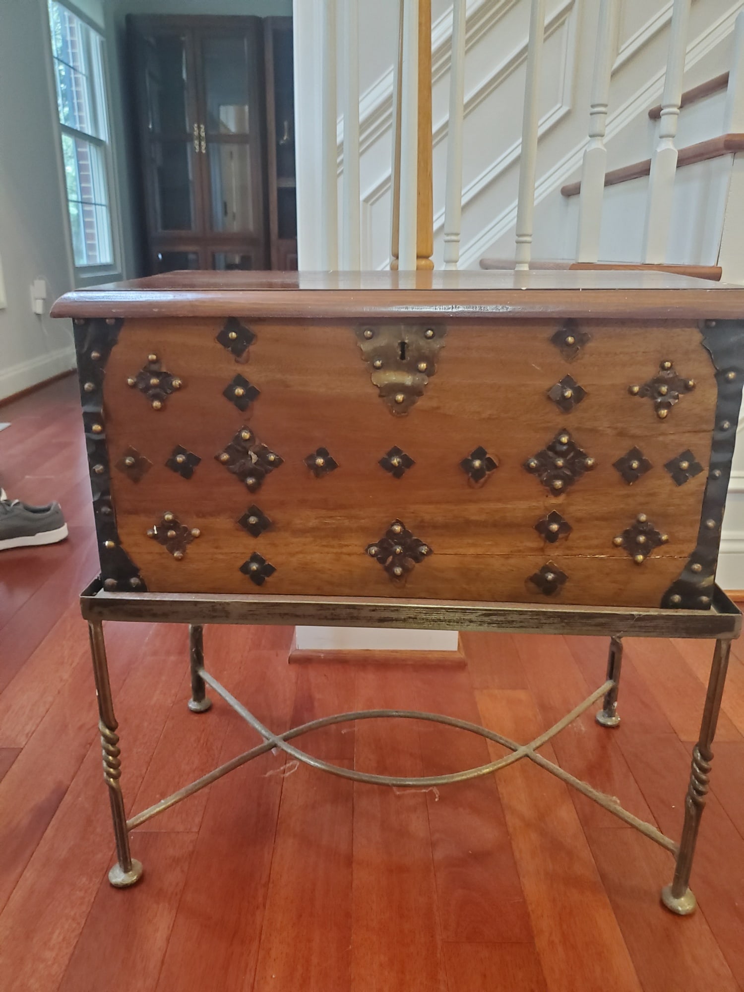 Wood Trunk on Stand (1 of 14)