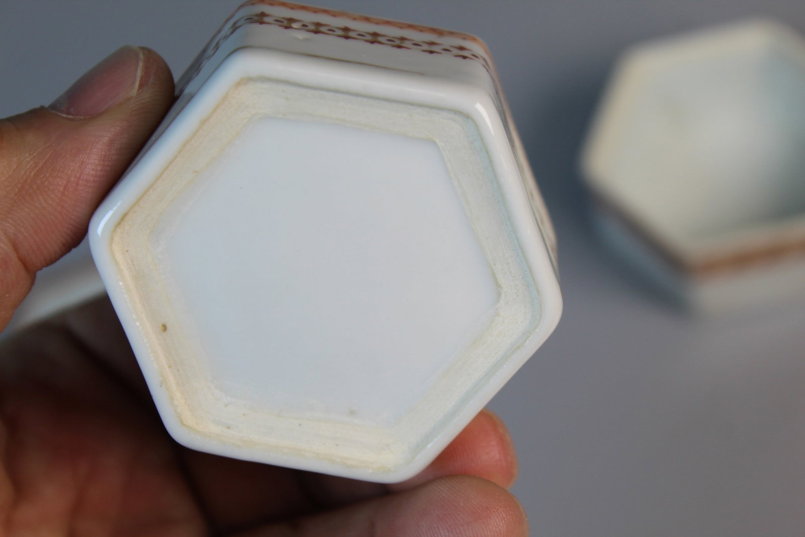 Two Chinese Export Armorial Trinket Boxes - 5
