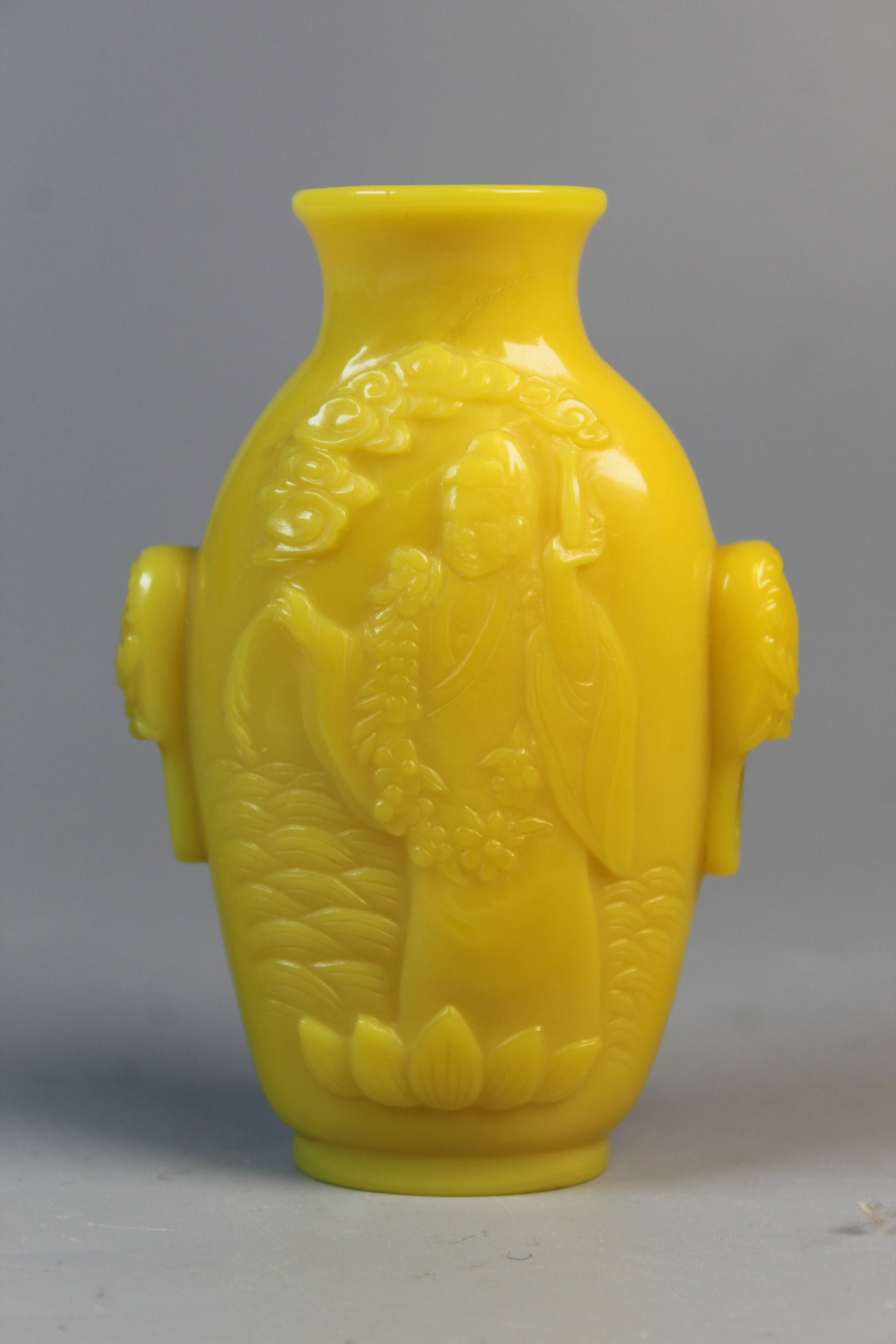 Chinese Yellow Peking Glass Snuff Bottle: Chinese Yellow Peking Glass Snuff Bottle. H 4.25".