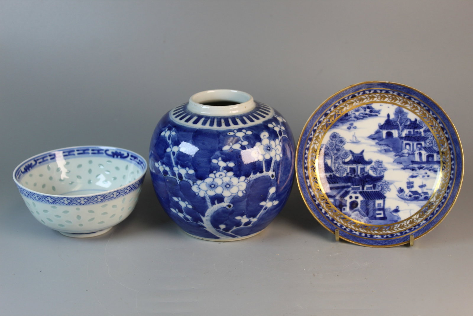 Chinese Blue and White Porcelain Items (1 of 9)