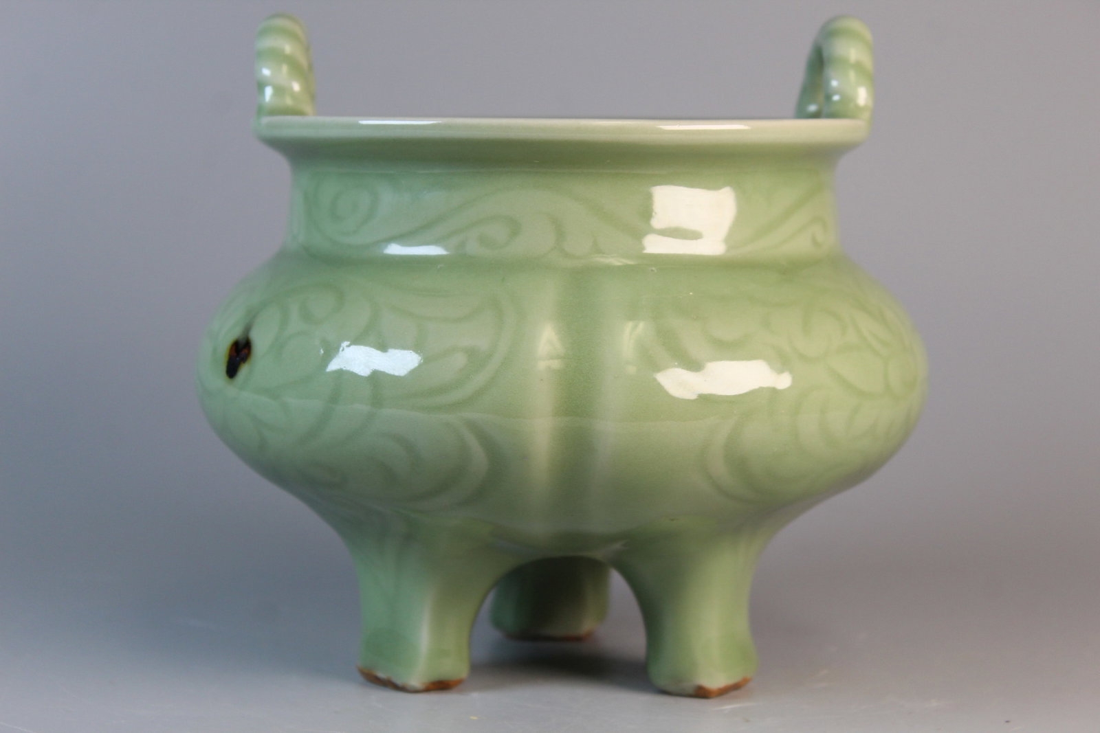 Chinese Longquan Celadon Porcelain Incense Burner (1 of 7)