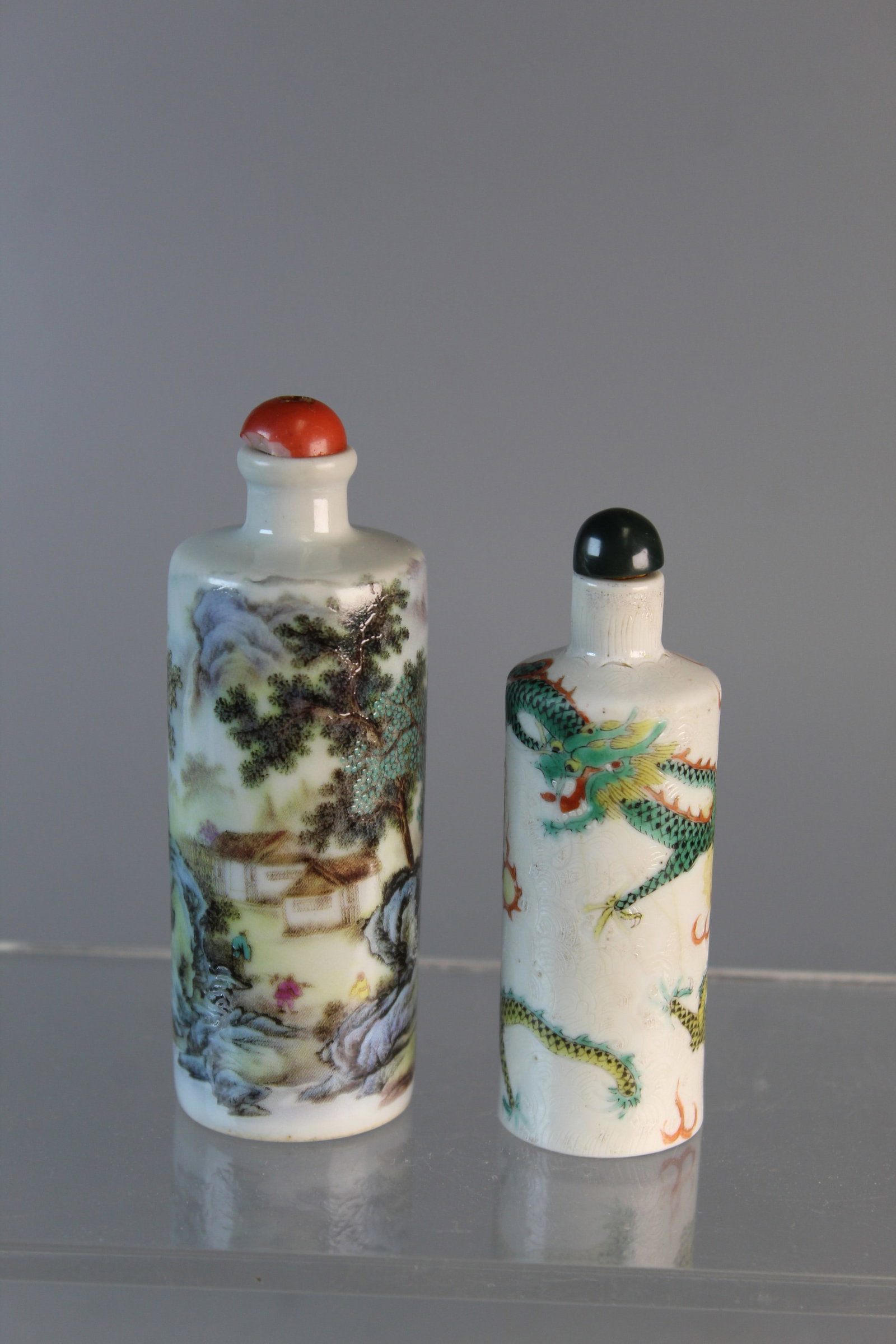 Two Chinese Porcelain Snuff Bottles (1 of 9)