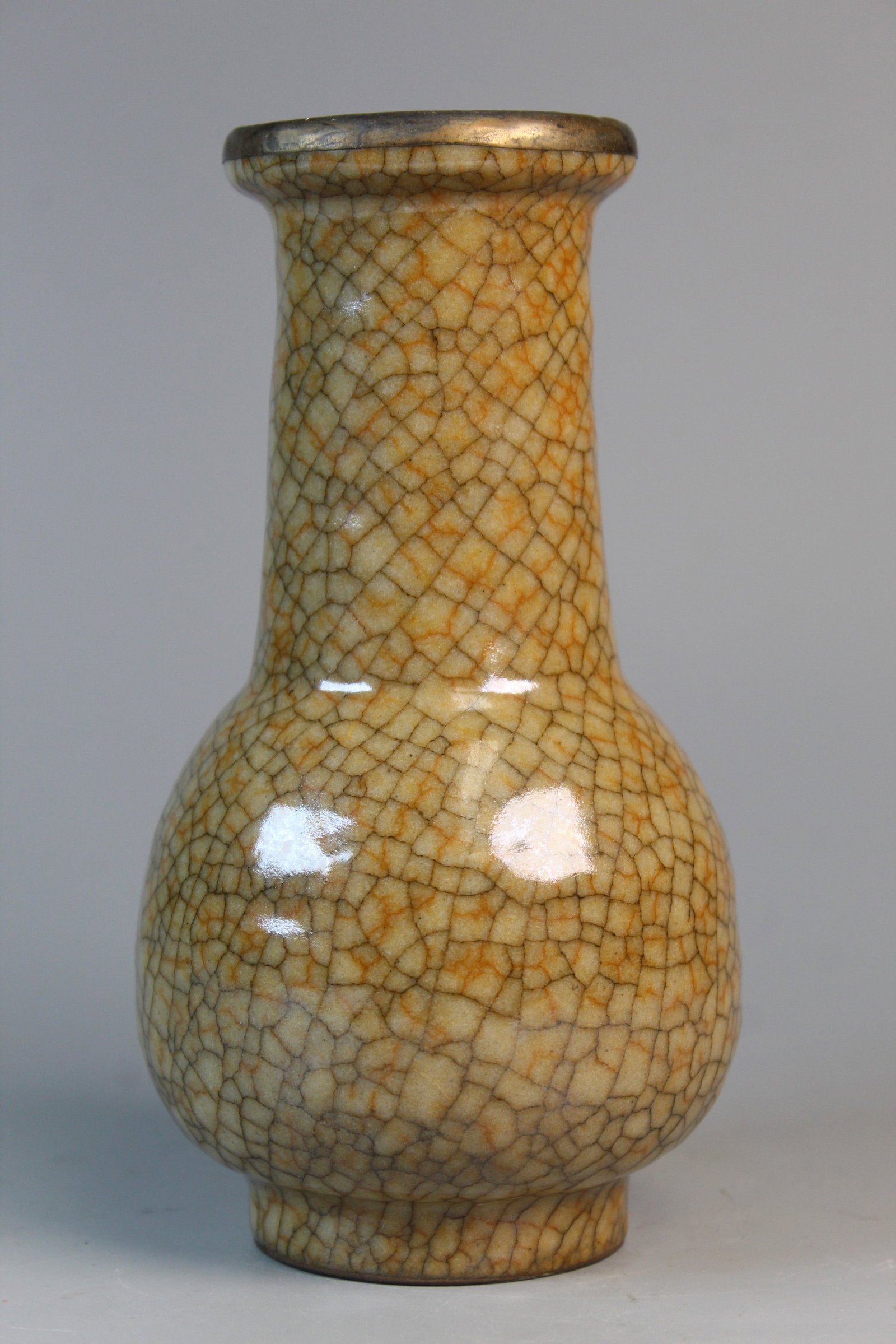 Chinese Crackle Glaze Vase (1 of 9)