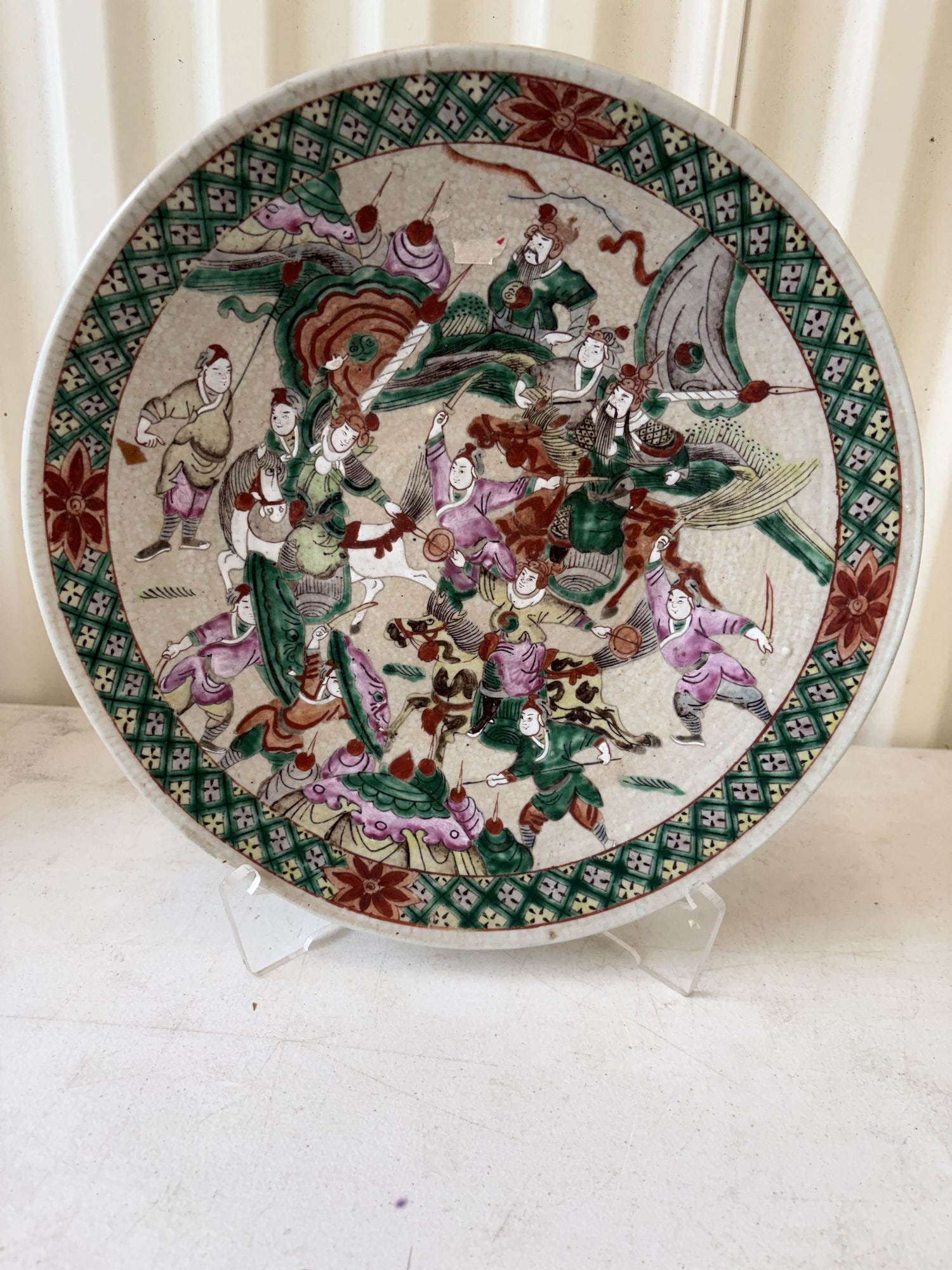 Chinese Porcelain Plate of a battle scene (1 of 5)