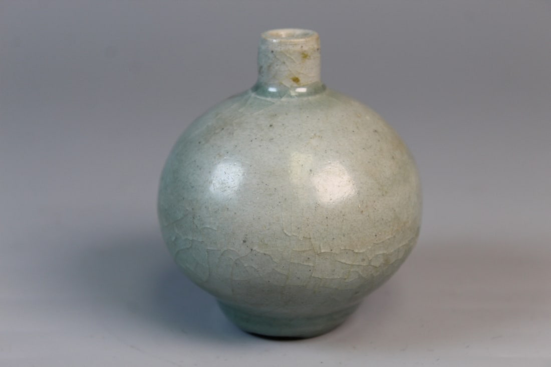 Chinese Longquan Celadon Jarlet (1 of 6)
