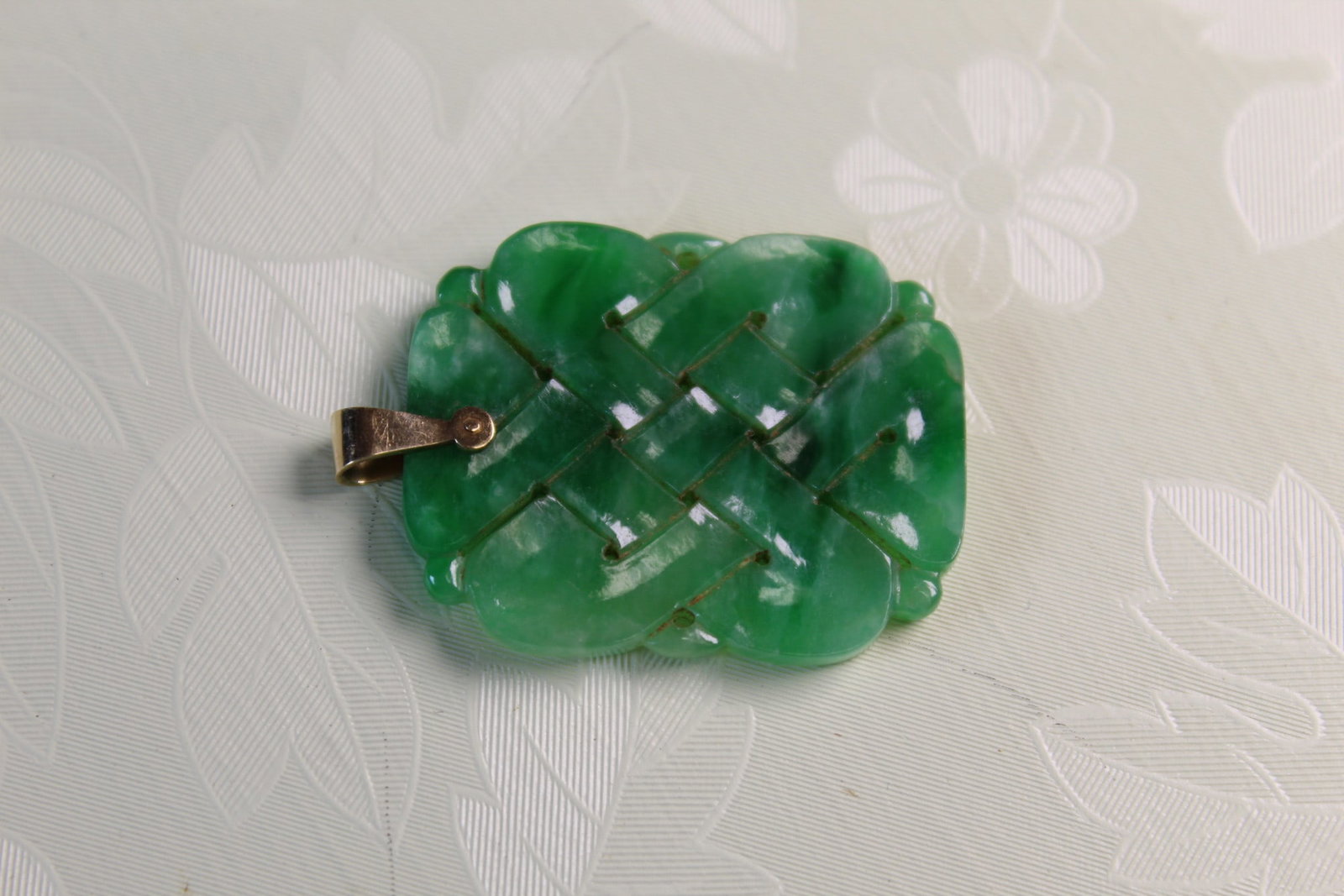 Chinese 14K Gold Jadeite Pendant (1 of 3)