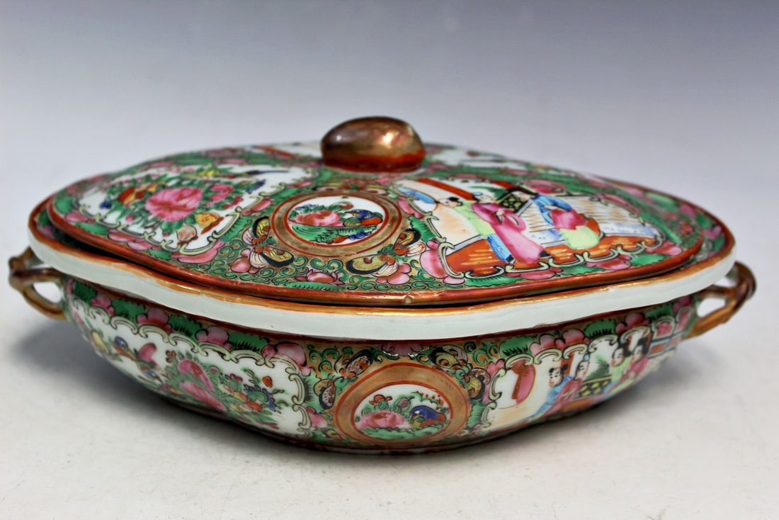 Chinese Rose Medallion Porcelain Tureen (1 of 8)