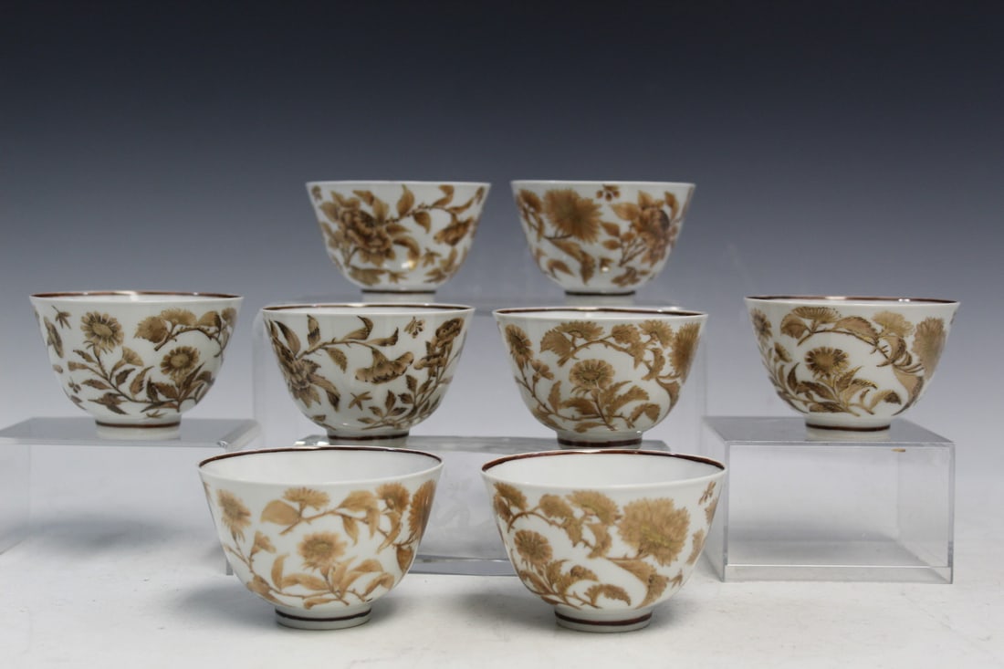 Eight Chinese Export Porcelain Cup, 18th C.: Eight Chinese Export Porcelain Cup, 18th C. Diam 3.25".